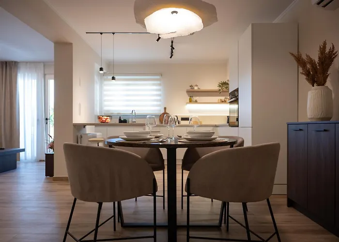 Chrysa's Deluxe Lägenhet