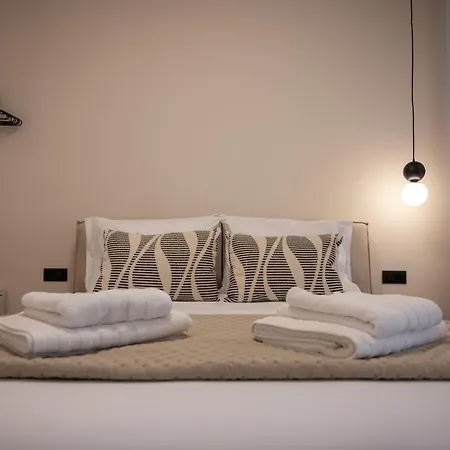 Chrysa's Deluxe * נאפפליו